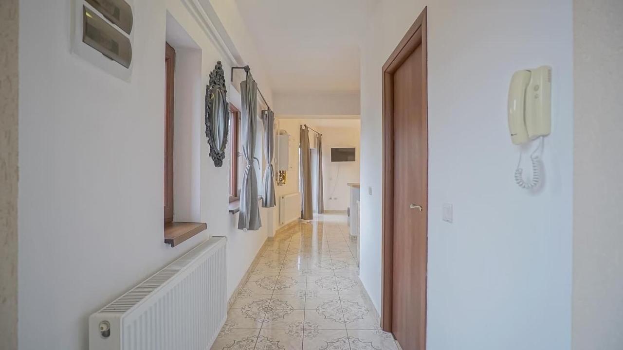 Natura City Center Studio Brasov Luaran gambar